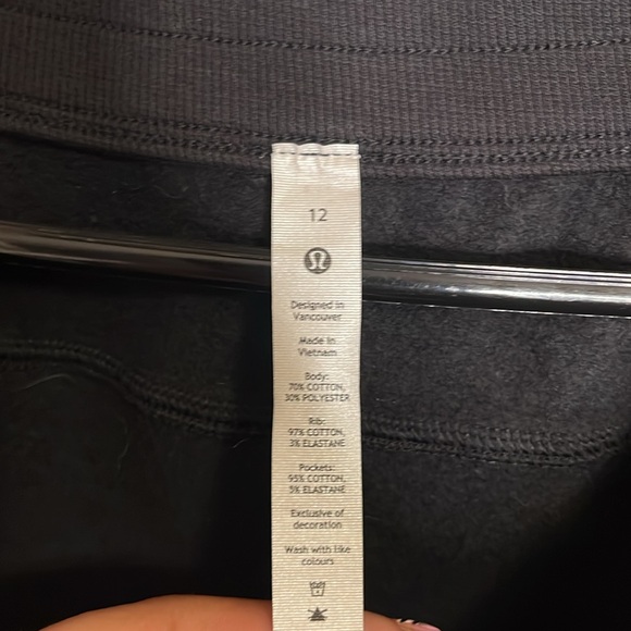 Lululemon scuba joggers wore a few times - Picture 2 of 5